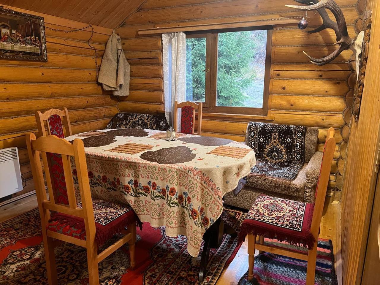 Farmstead Lisova Hostel Mizhhirya  Bagian luar foto